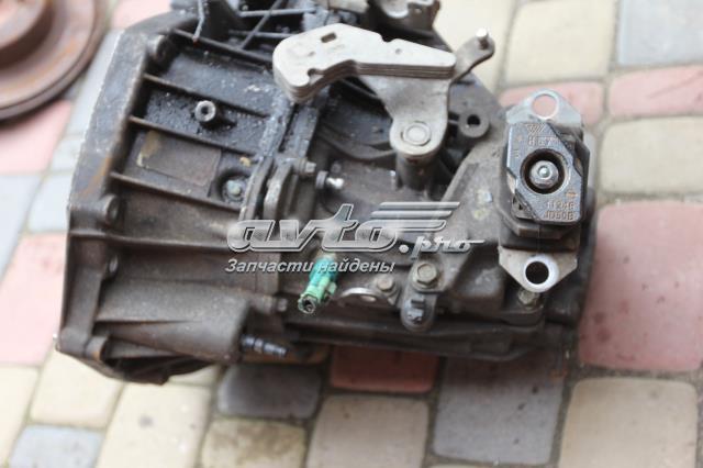 Коробка механіка в зборі 32010JD500 NISSAN