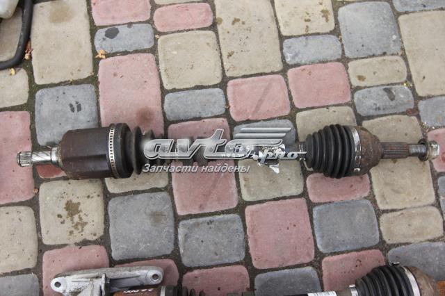 Піввісь передня ліва 39101JD52B NISSAN