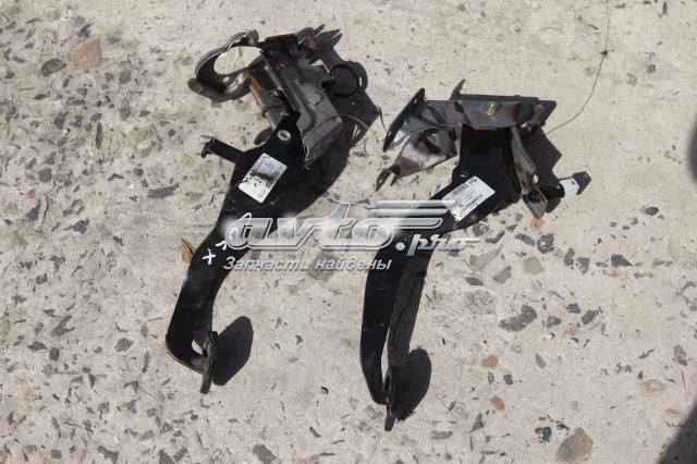 Педаль гальма 4620A036 MITSUBISHI