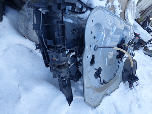 Замок водійських дверей 4896707 FORD