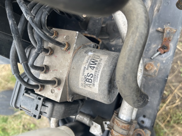 Блок керування АБС (ABS) 589200Z250 HYUNDAI