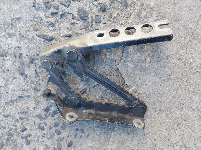 Завіс капота, правий 5J0823302 VAG