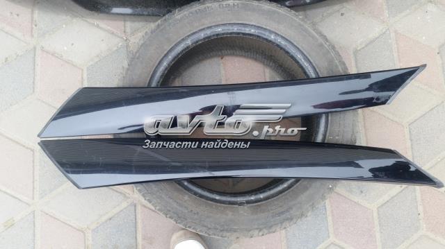 Накладка стійки кузова зовнішня, передня права 5J6853264A VAG