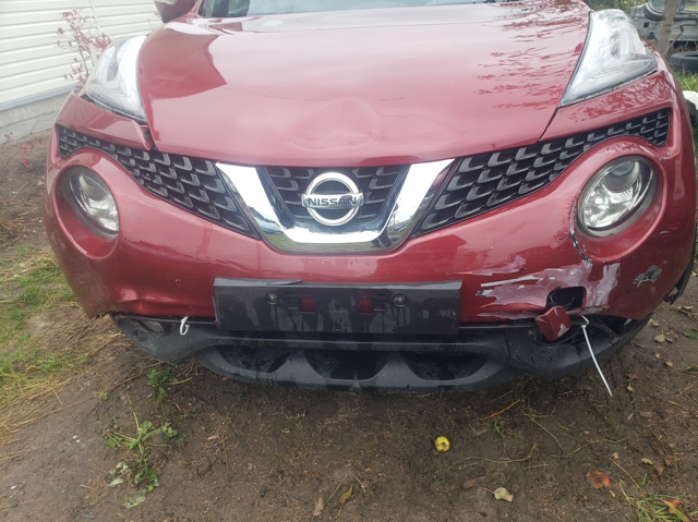 Решітка радіатора права 62074BV80A NISSAN