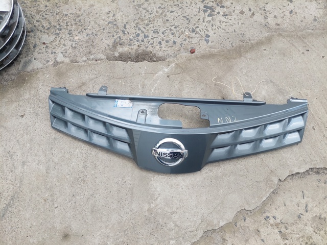 Решітка радіатора 623109U000 NISSAN