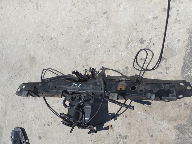 Рамка радіатора верхня 625114CE0A NISSAN