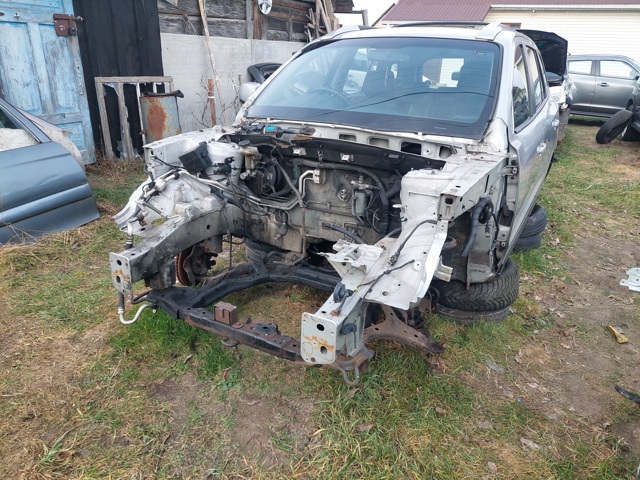 Чверть передня ліва 646012B200 HYUNDAI