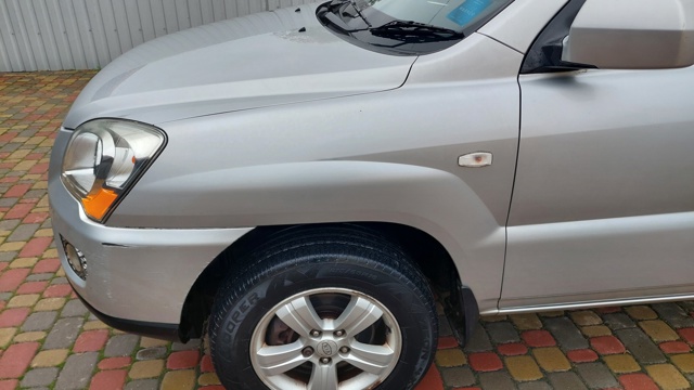 Переднє ліве крило 663110Z120 HYUNDAI