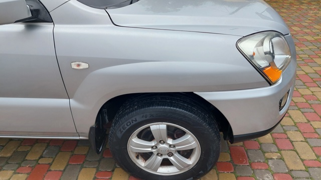 Переднє праве крило 663210Z120 HYUNDAI