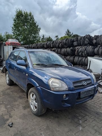 Переднє праве крило 663212E120 HYUNDAI