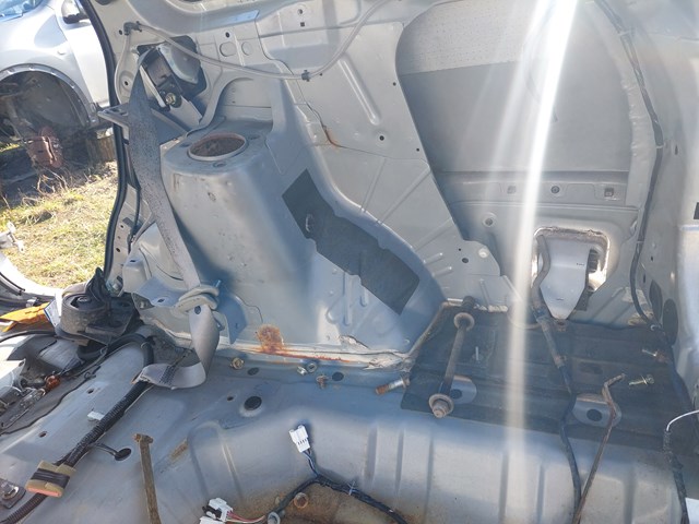 Арка крила заднього правого 767128H330 NISSAN