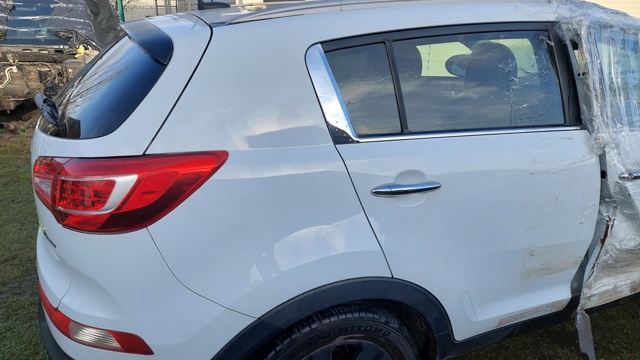 Двері задні в зборі KIA Sportage 3