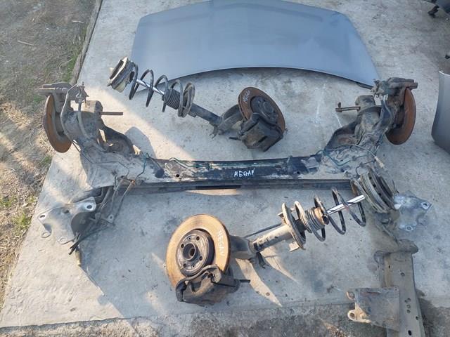 Балка задньої підвіски поперечна Рено Сценік 2