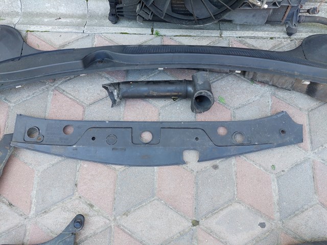 Захист замку капота 8200116717 RENAULT