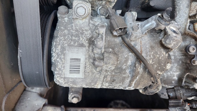 Компресор кліматичної установки 8200958328 RENAULT