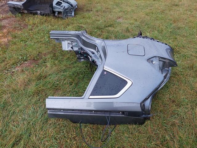 Скло кузова/багажного відсіку, праве 833004CC0B NISSAN