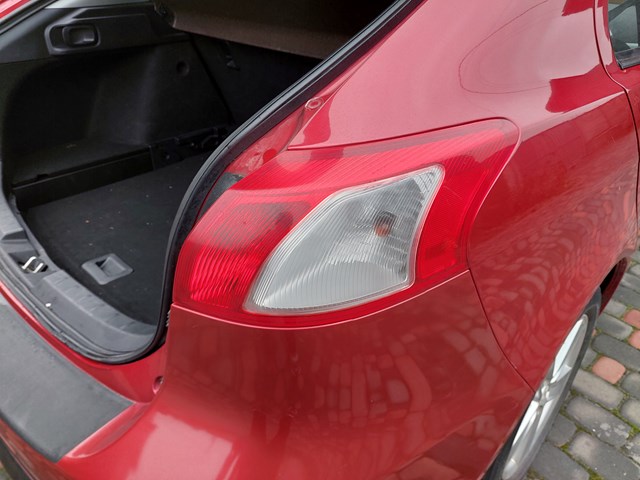 Фара задня права зовнішня 8330A278 MITSUBISHI