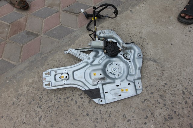Механізм стеклопод'емника двері задньої, правої 834022F010 HYUNDAI
