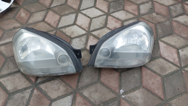 Фара передня права 921042E020 HYUNDAI