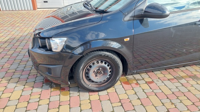 Бічна частина передня ліва 95483687 GM
