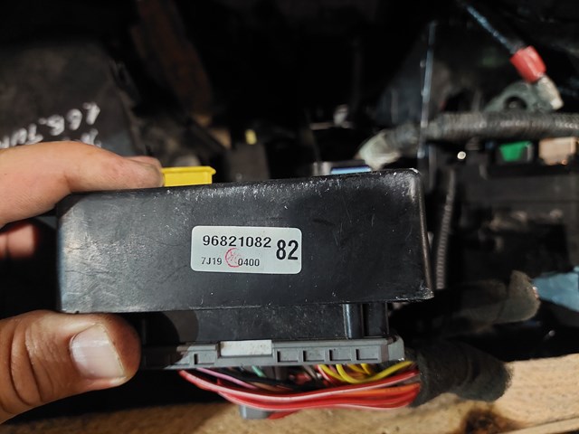 Монтажний блок 96821082 GM