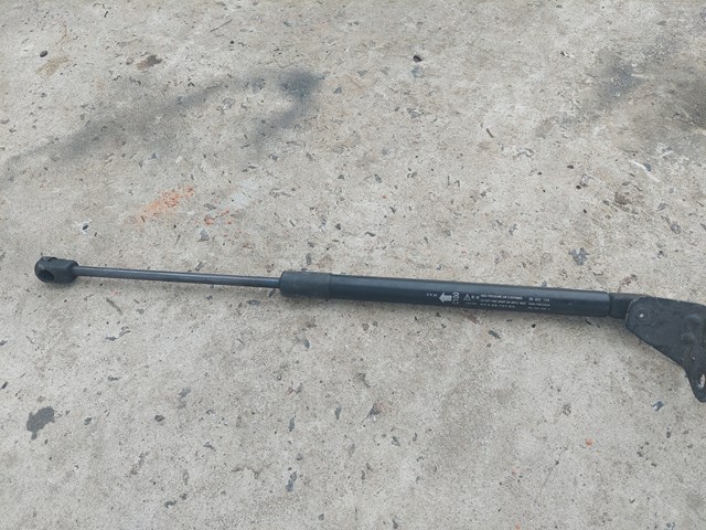 Стійка капота 96830124 GM