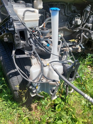 Бачок омивача лобового скла 986102Y000 HYUNDAI