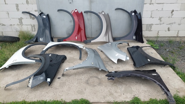 Переднє праве крило F3100JD0M0 NISSAN