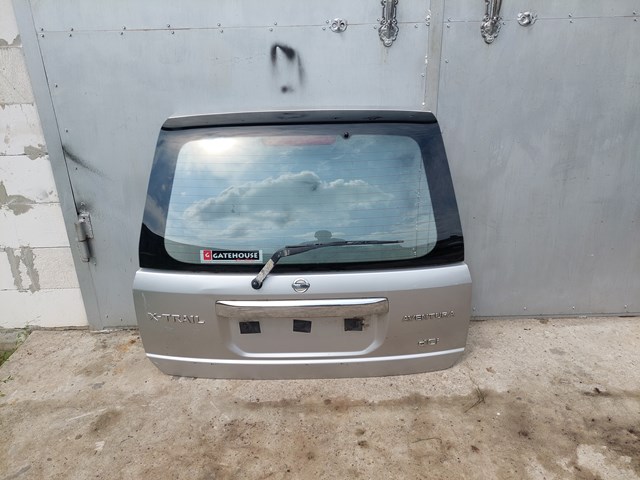 Задні двері багажника K010MES6MA NISSAN