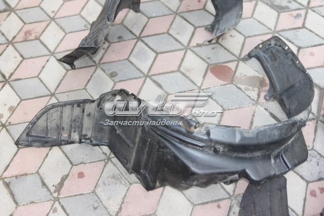 Підкрилки передні праві MN126808 MITSUBISHI