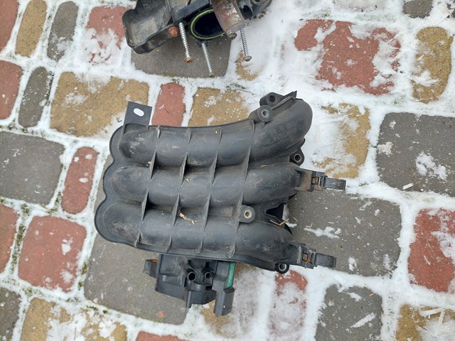 Колектор впускний MN143824 MITSUBISHI