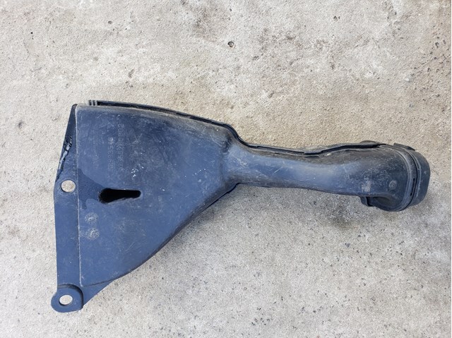 Повітрозабірник повітряного фільтра MR993548 MITSUBISHI