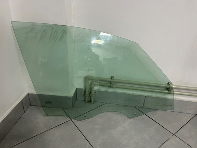 Скло передніх дверей, правою 10A845202A VAG