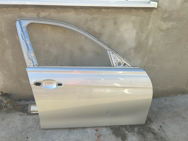 Пасажирські передні двері 41007298566 BMW