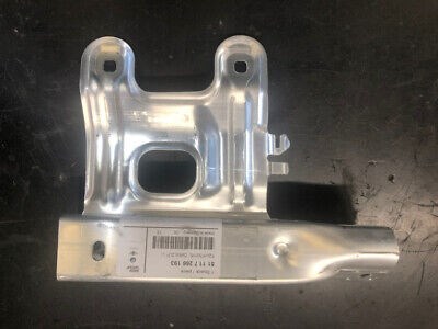 Кронштейн абсорбера переднього бампера 51117266193 BMW