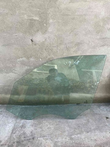 Скло передніх дверей, лівих 51332990295 BMW