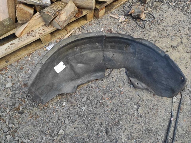 Підкрилок задній лівий 51717213649 BMW