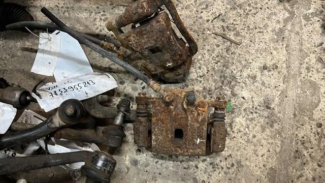 Супорт гальмівний задній правий 582302P700 HYUNDAI
