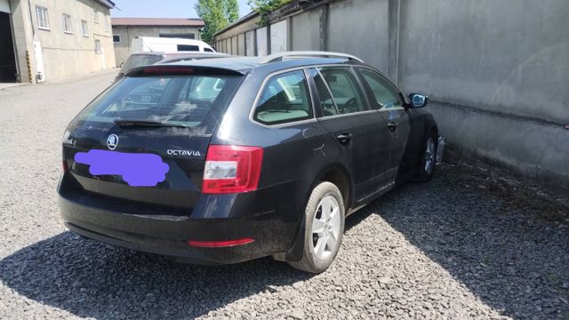 Скло пасажирських дверей 5E0845202A VAG