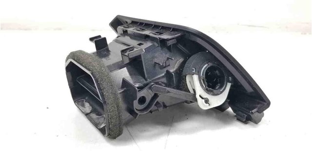 Решітка повітропровода права 64229218550 BMW