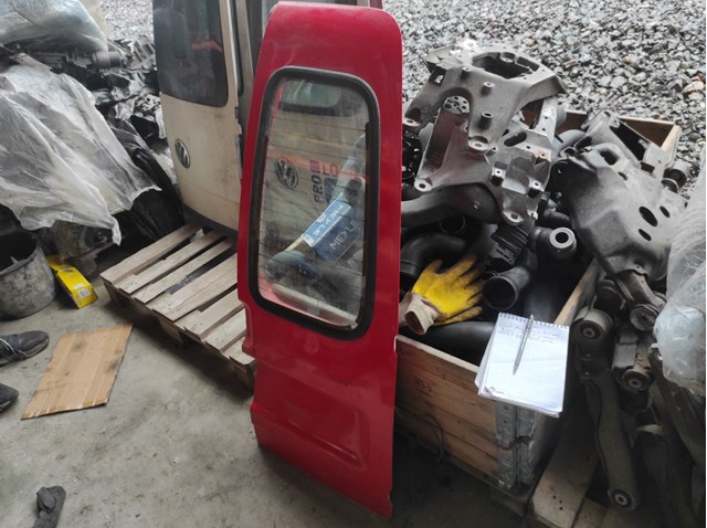 Двері фургона задні, распашні, праві 6K9827146A VAG