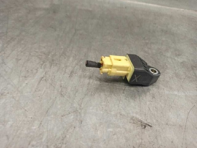 Датчик Ейрбег передній 8983133030 TOYOTA