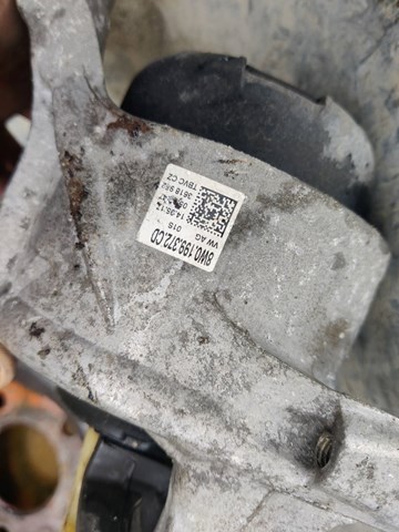 Права подушка двигуна 8W0199372CD VAG