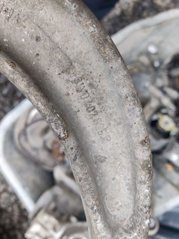 Поперечний важіль 8W0407695B VAG