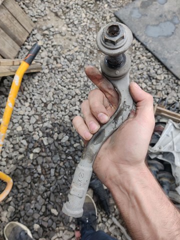 Наконечник рульовий 8W0423811B VAG