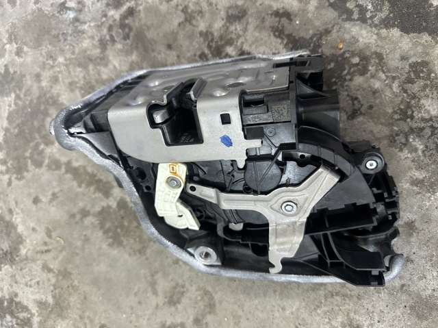 Внутрішній дверний замок 51219464890 BMW