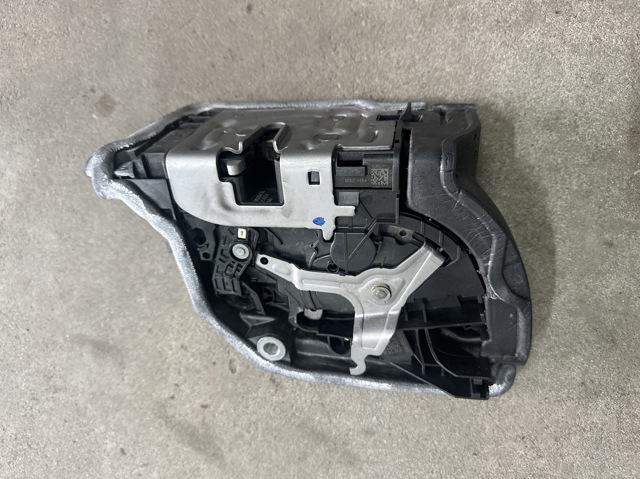 Замок задніх дверей, правих 51229464884 BMW