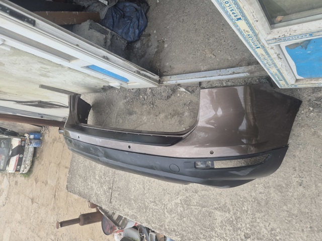 Кожух бампера заднього 7P6807421 VAG