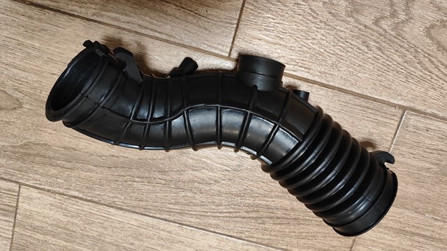 Патрубок повітряний, вихід повітряного фільтра 17228R60U00 HONDA