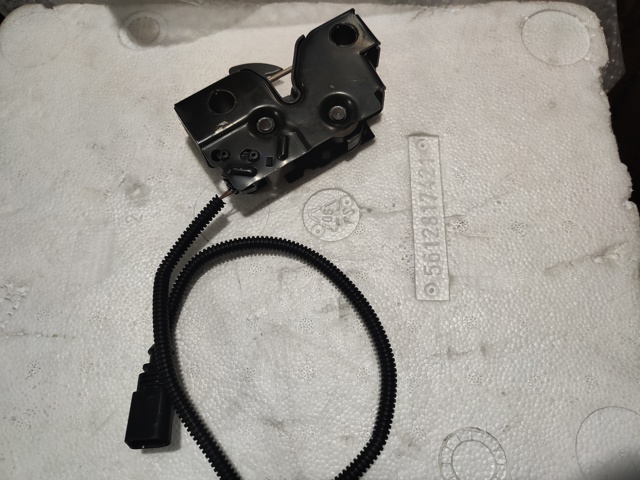 Замок капота 5C7823509E MARKET (OEM)